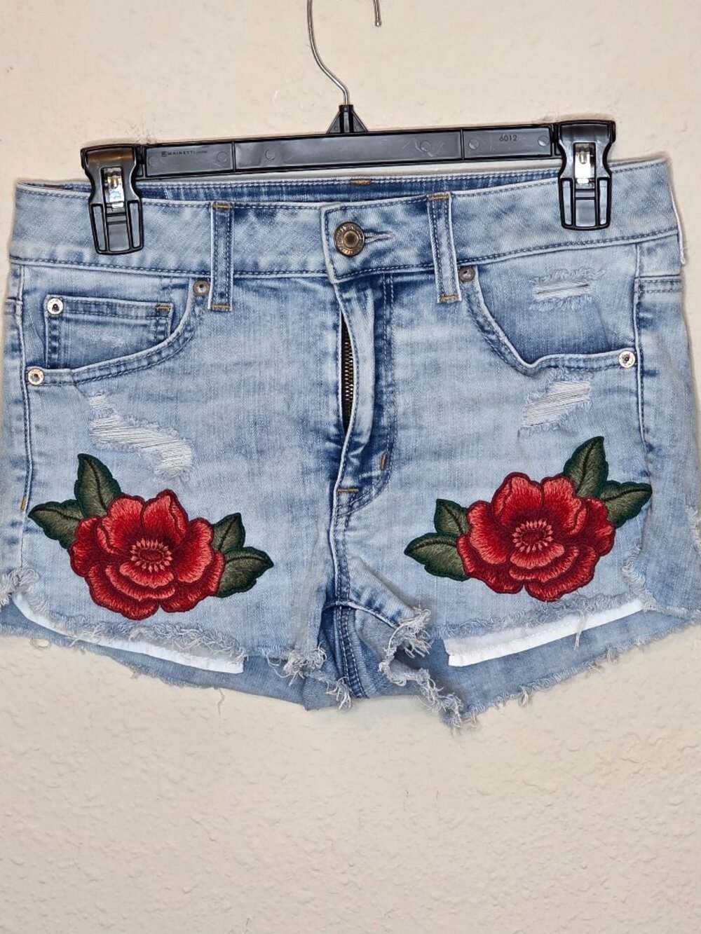 American Eagle Women's Embroidered Hi-Rise Shortie with Super Stretch, Size 6